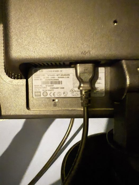 Компьютер с монитором, клавиатура