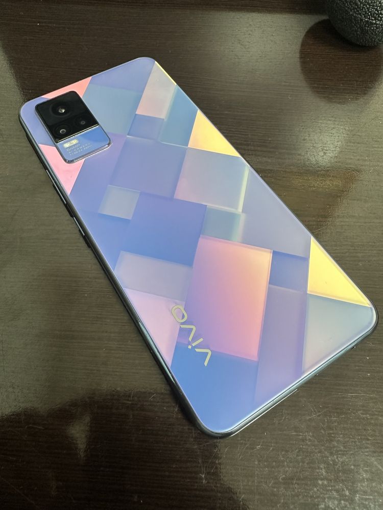 Vivo v21e 8/128 gb