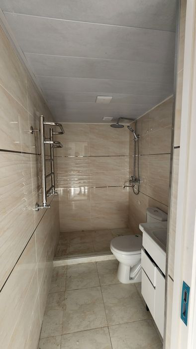 Назарбекда ховли Катта иттифокда жойлашган