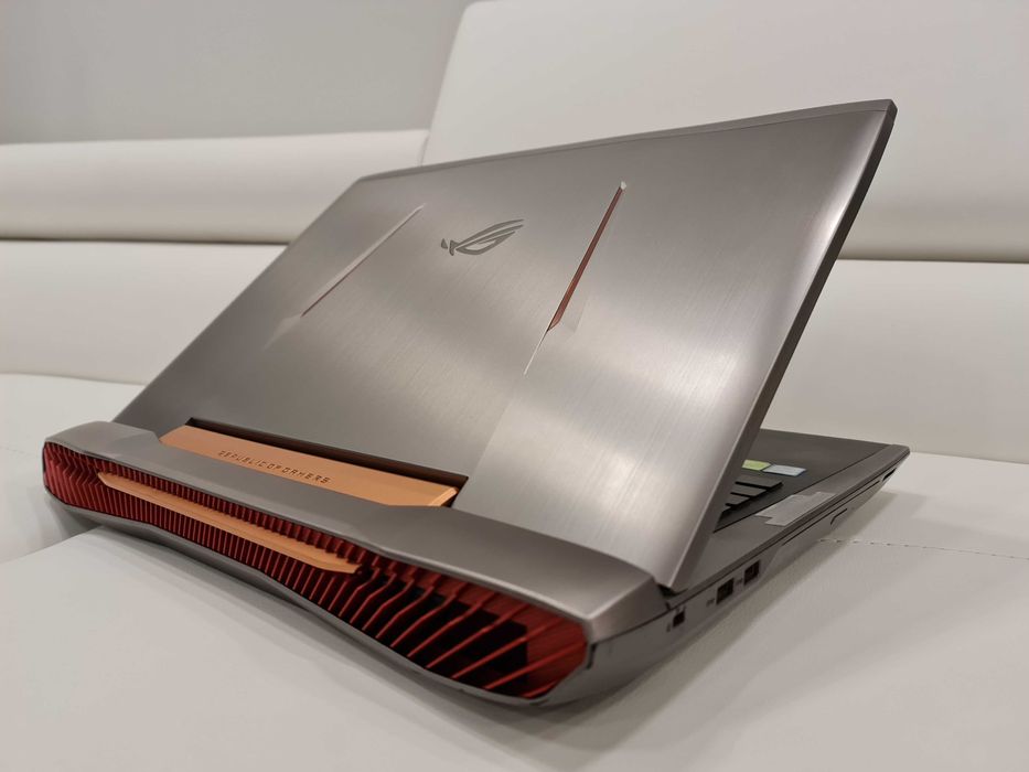 Laptop ASUS ROG ,intel core-i7, video 8 gb , ssd 1 tb, ram 32 GB, 17,3