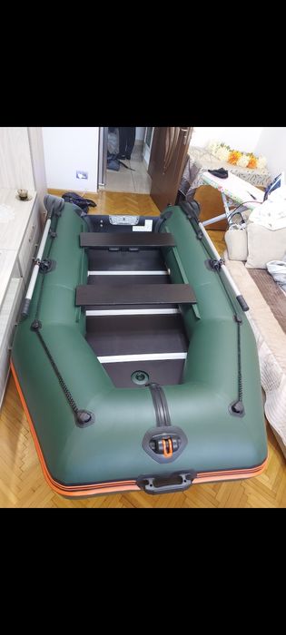 Vând barca gonflabila KM 300