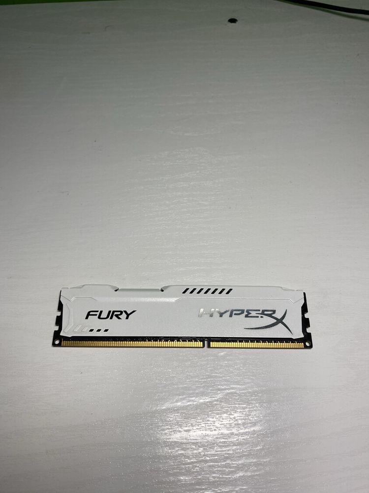 Ram hyperx 4 gb ram ddr3 1600 MHz