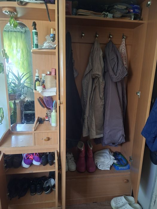 Продам  прихожую