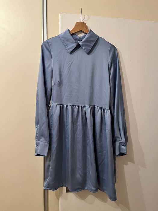 Lumina сатинирана рокля с яка