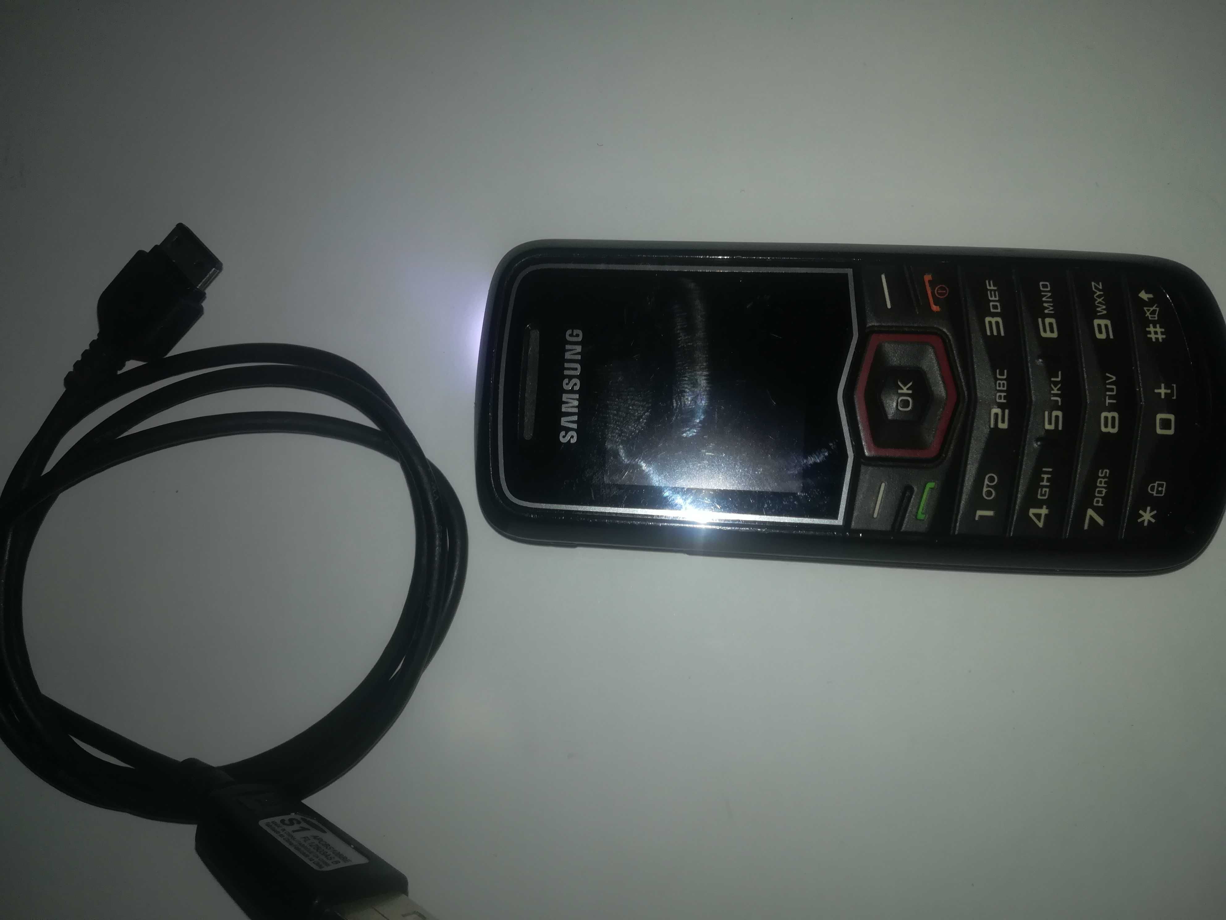 Телефон с копчета Samsung GT-E1081T