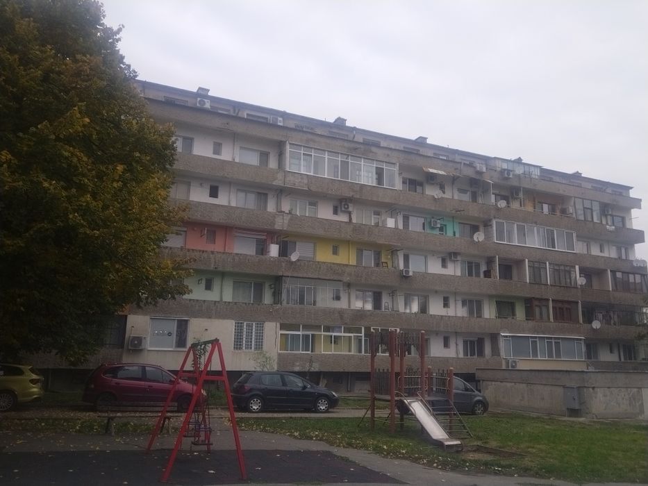 Собственик продава таванско ателие - Идеален център на гр. Разград 
Ст