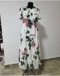 Rochie cu flori mari, model clos