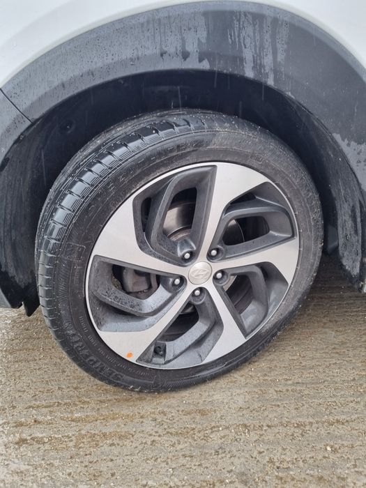 Vând hyundai tucson