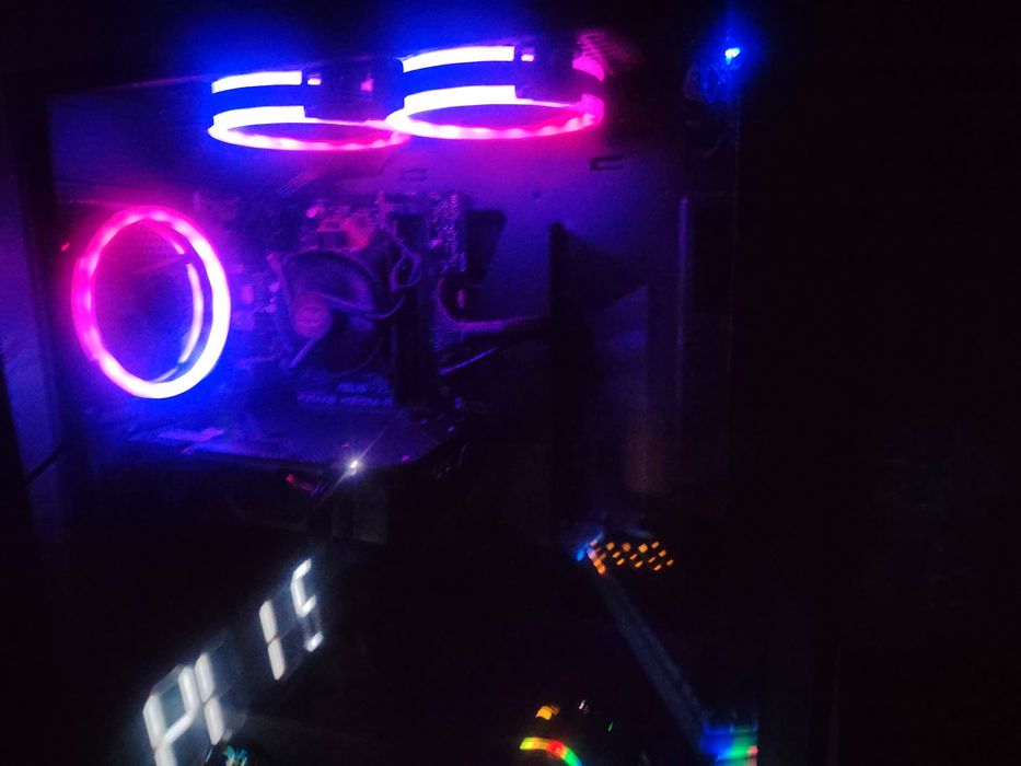 Calculator gaming și monitor + periferice