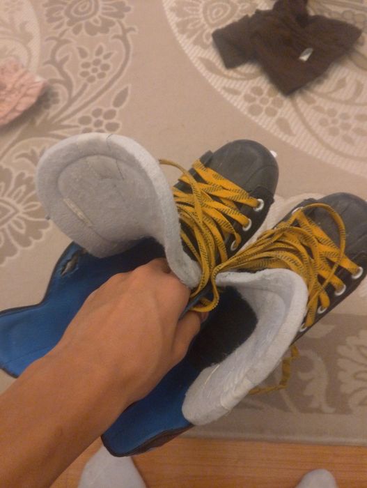 Продажа конькоф 36-37 размер OROKS