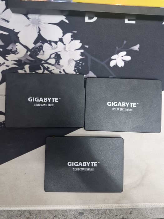 Ssd sata 120gb gigabyte