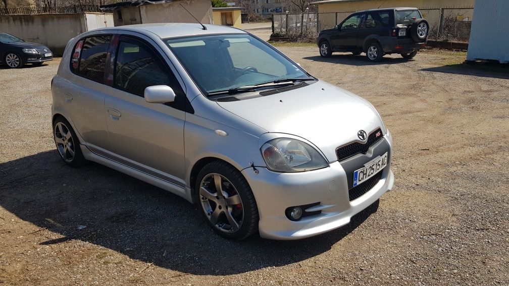 Toyota Yaris Тойота Ярис