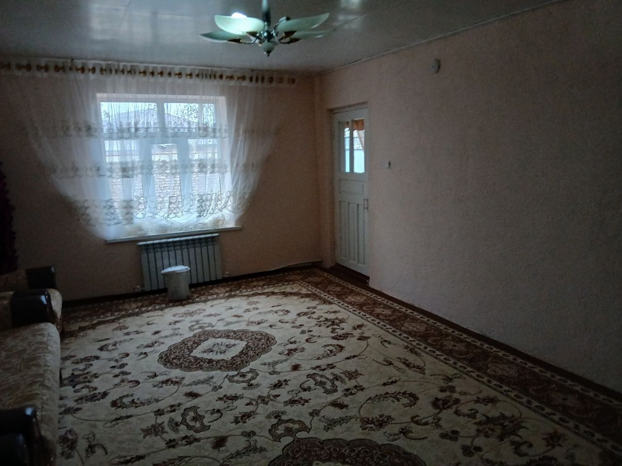 Uy sotiladi manzil detskiy balnisa kata moyka yonida