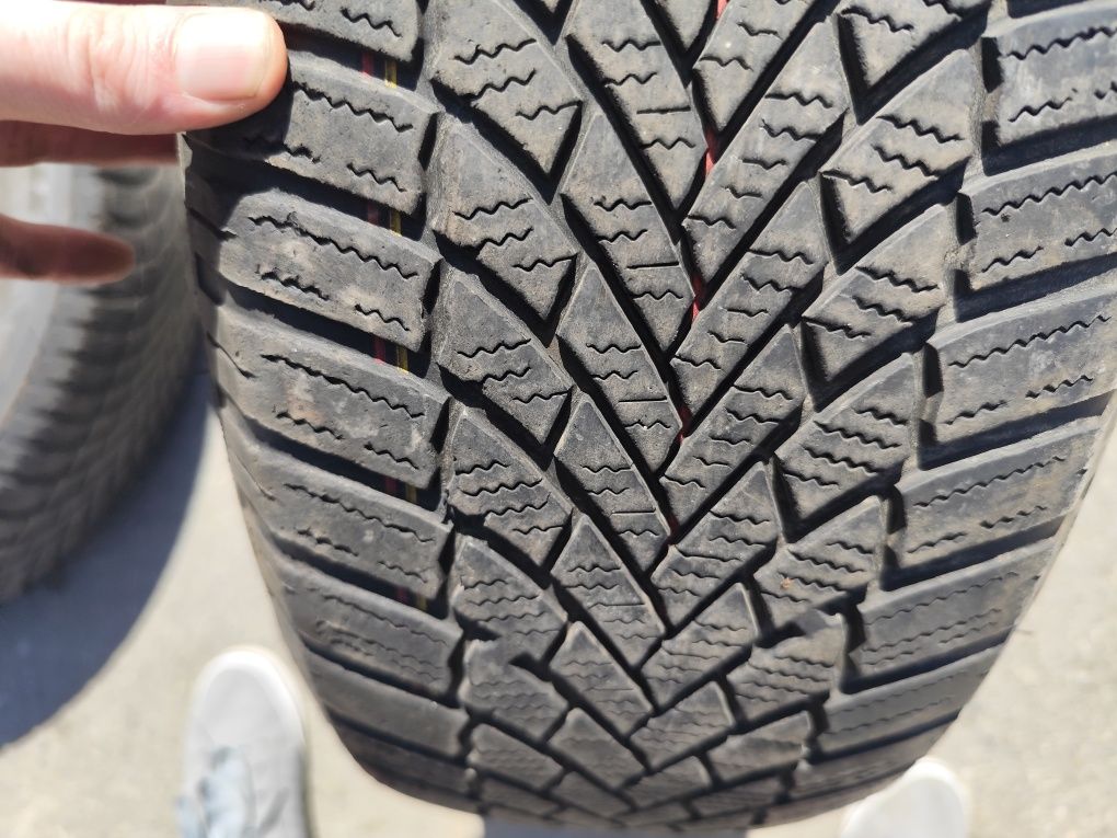 Гуми  215/65r17 BRIDGESTONE