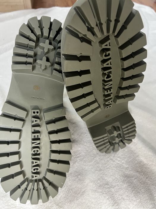 Balenciaga strike boots noi 42