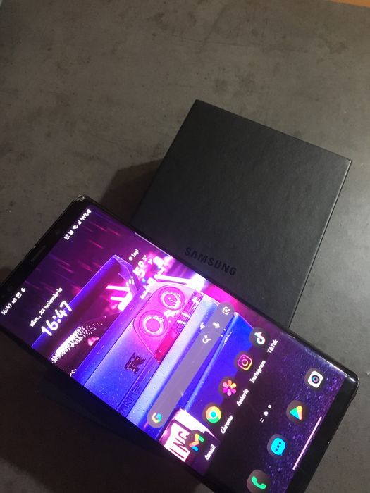 Samsung note 9-cutie originala+17huse incluse