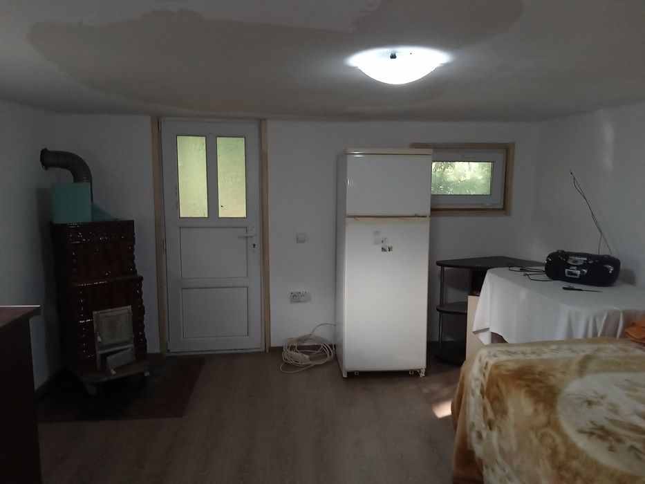 Vind loc de casa,1200mp cu construcție tip casa de vacanta