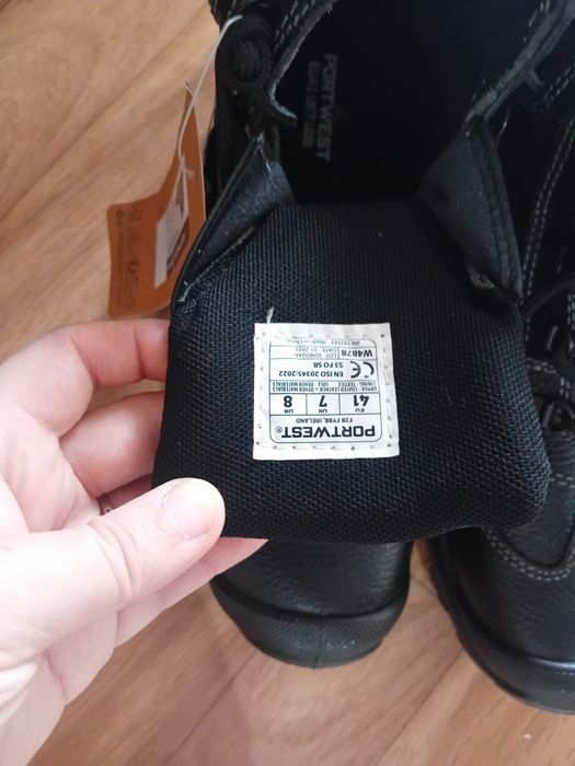 Продам спец обувь