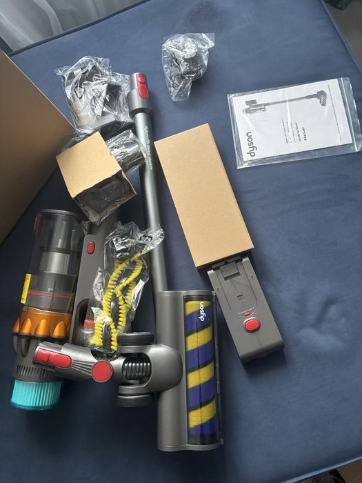 Продам dyson v15s detect absolute