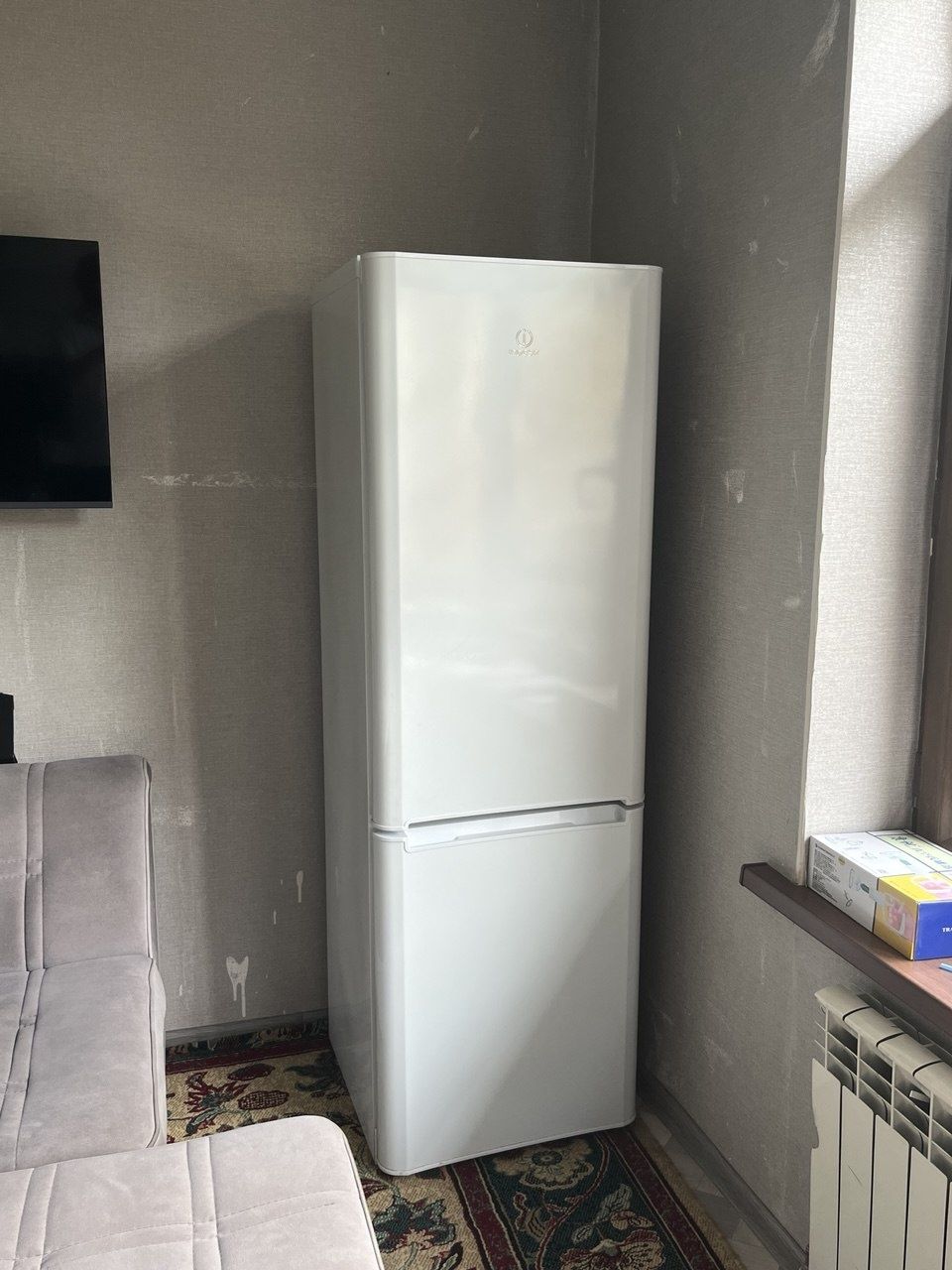 Холодилник indesit