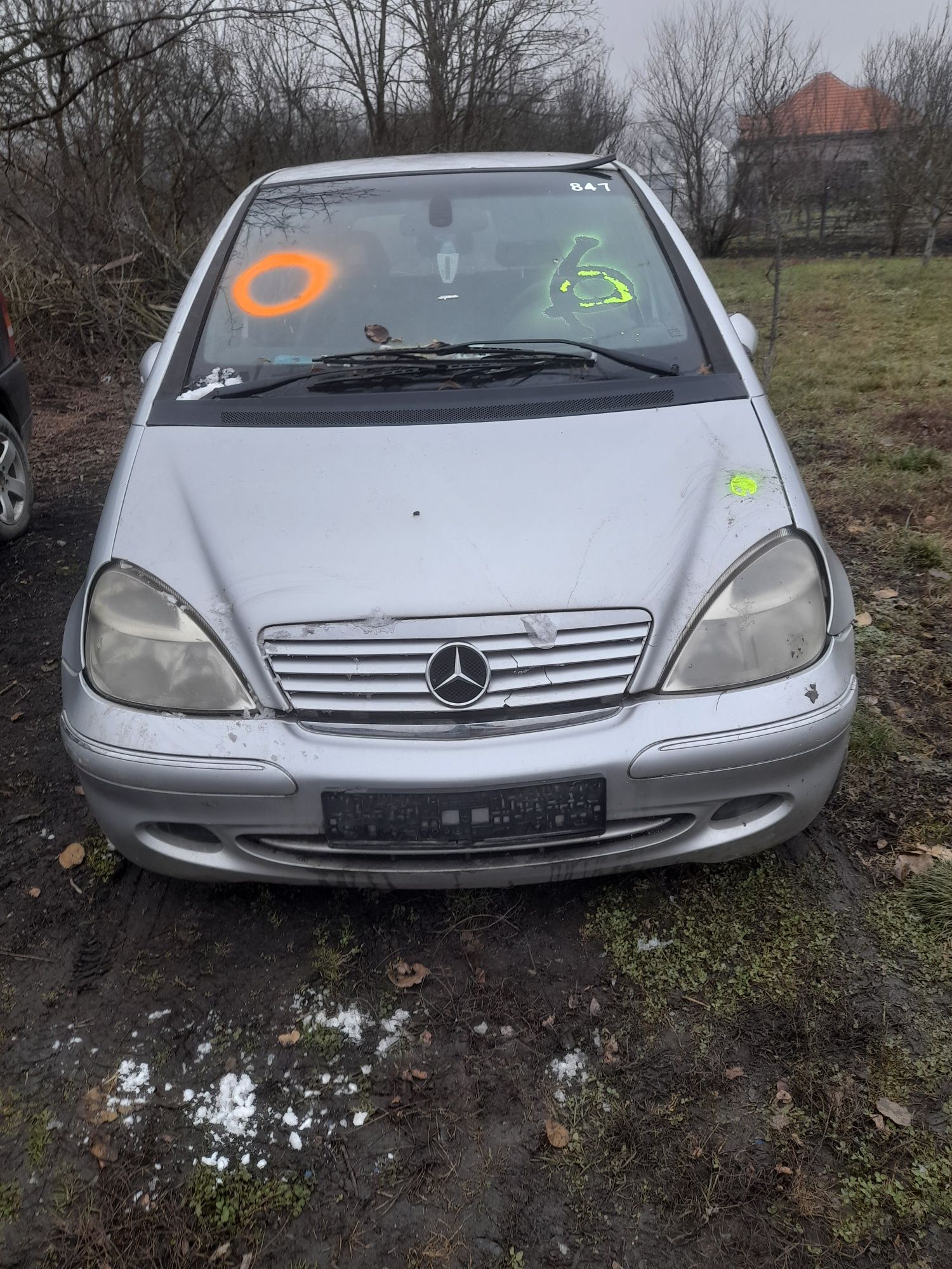 Vând bara fata  faruri st dr    mercedes a170 cdi