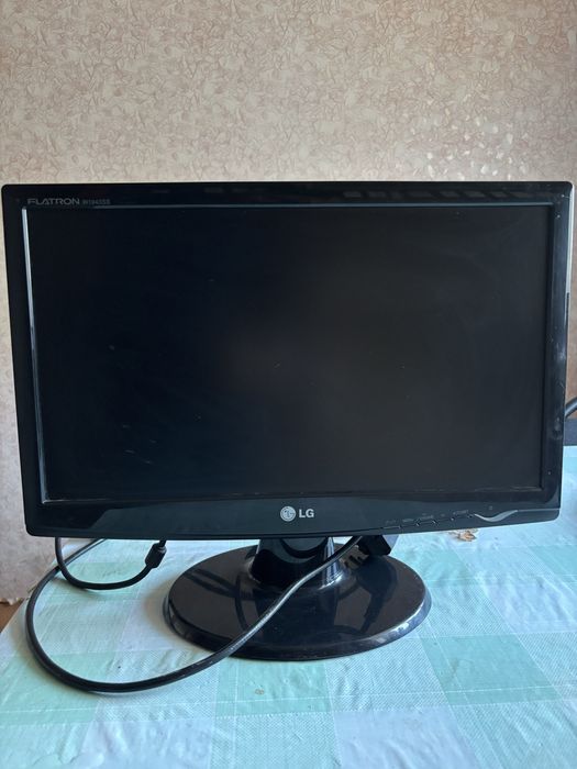 Продам монитор LG хороший состояние