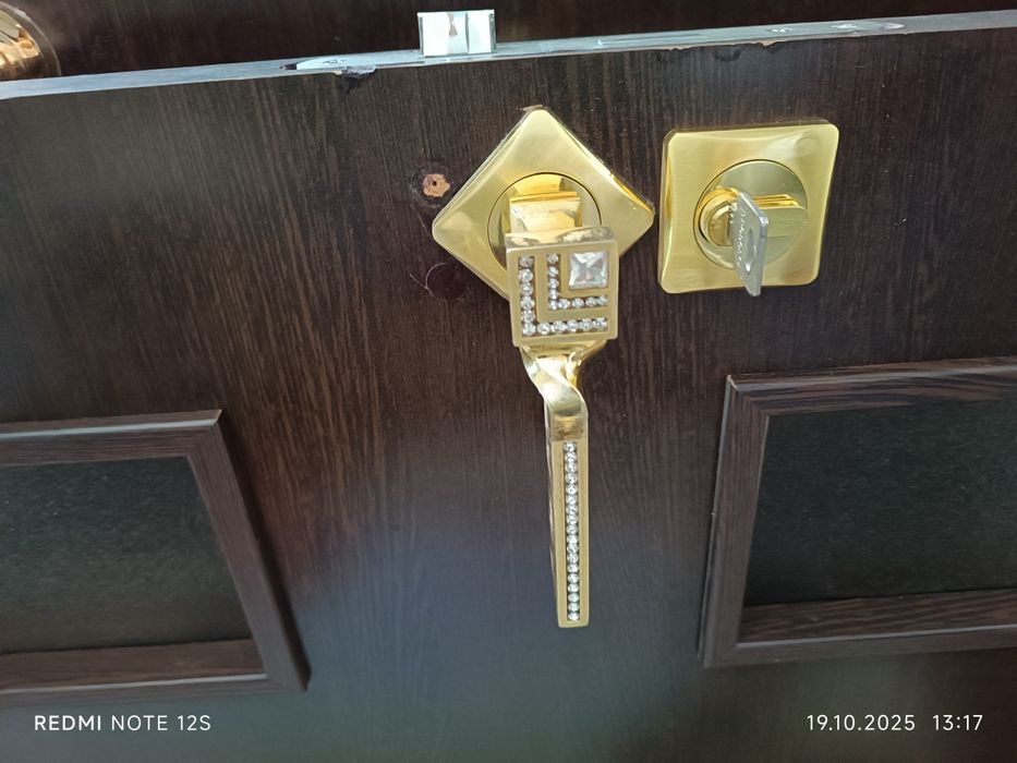 Eshiklar Sotiladi narxi 500 000som