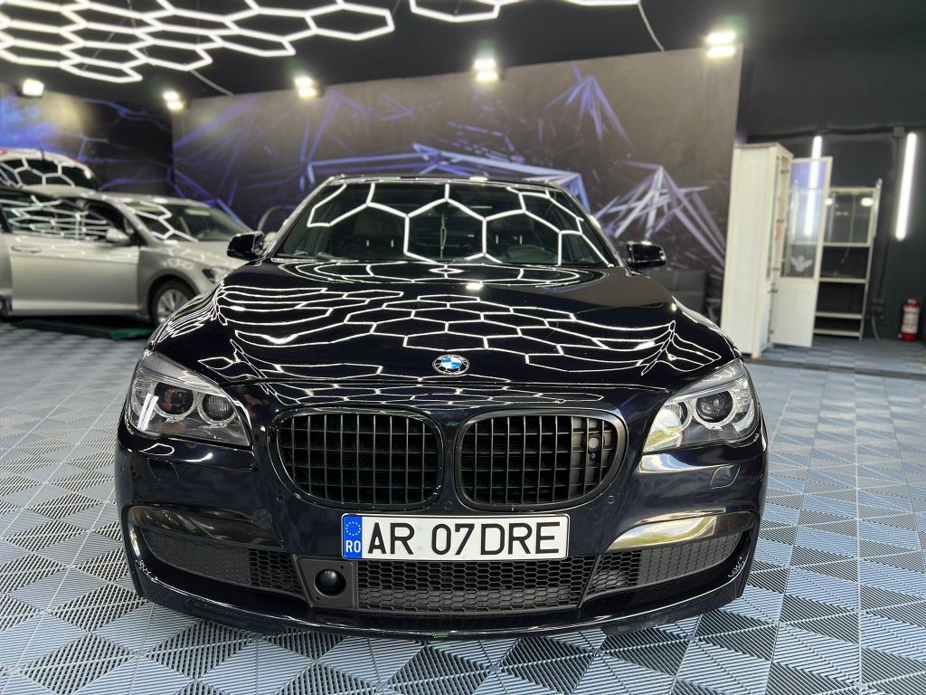 Bmw 740 d pachet M 4 locuri individual 5 butoane