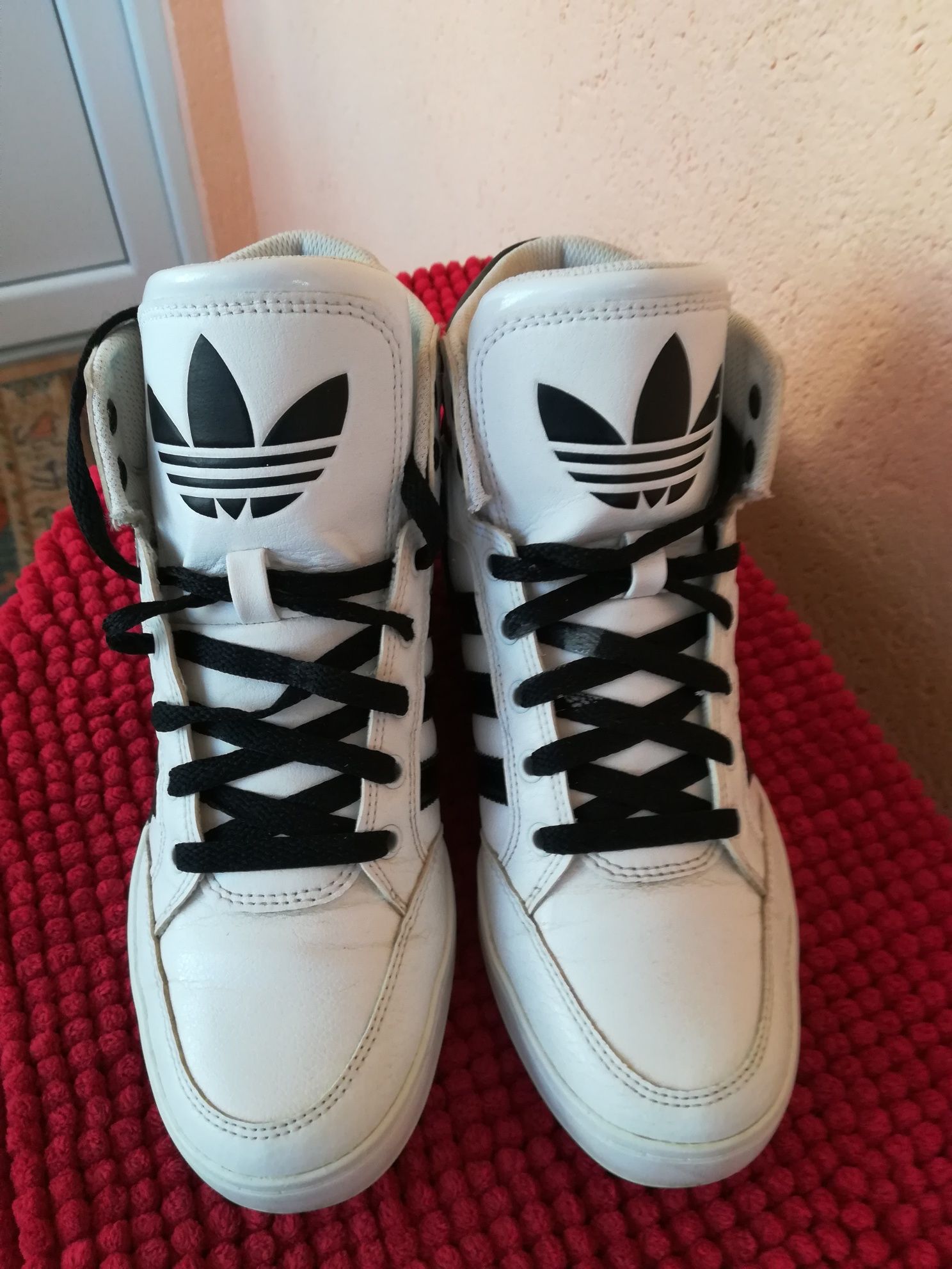 Bascheți Adidas nr 39 unisex