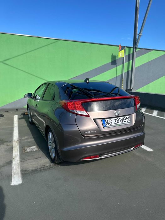 HONDA CIVIC 1.8 Lifestyle • 141 CP • 2014 • Germania • Sistem audio!