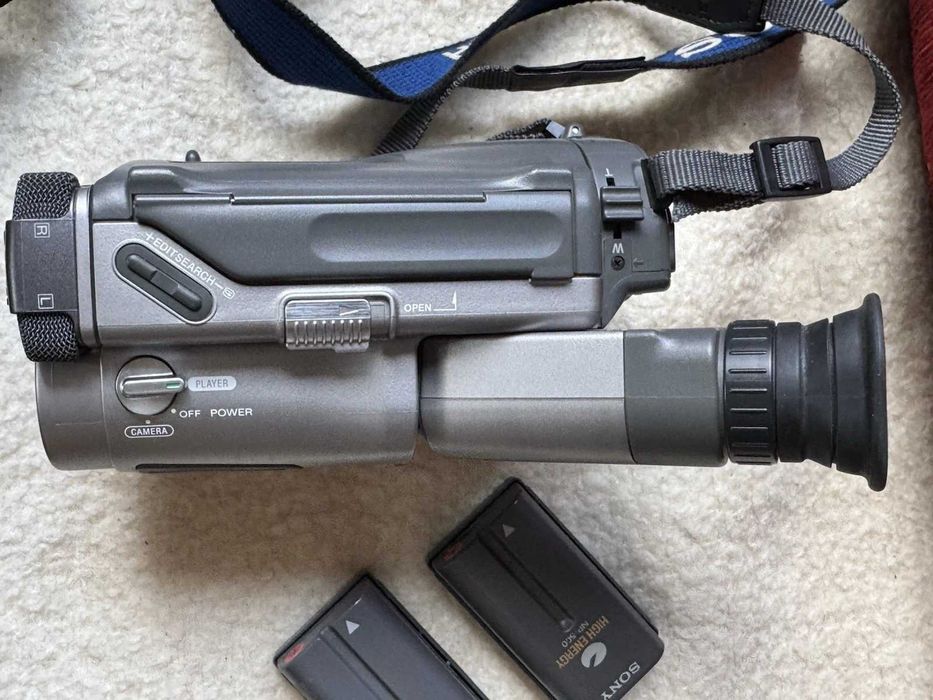 PLAYER VIDEO Camera pentru casete cu filme 8mm sau hi8