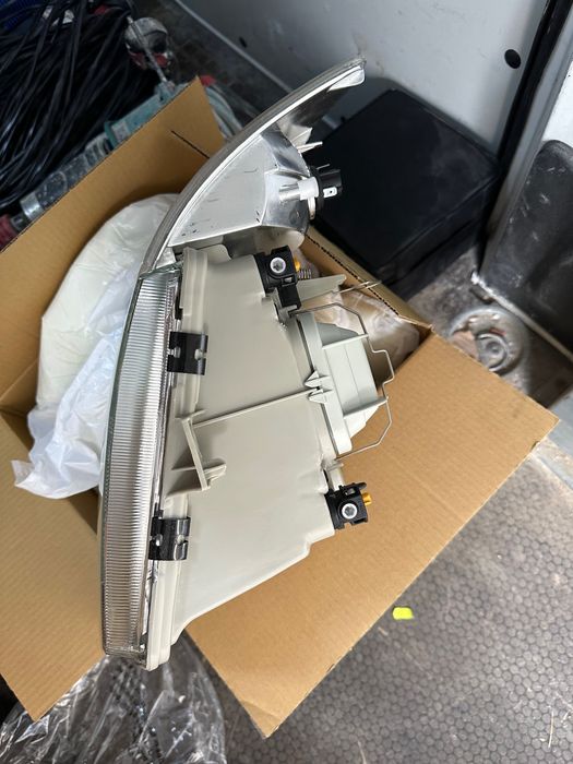 Фарове с мигачи за Мерцедес Вито