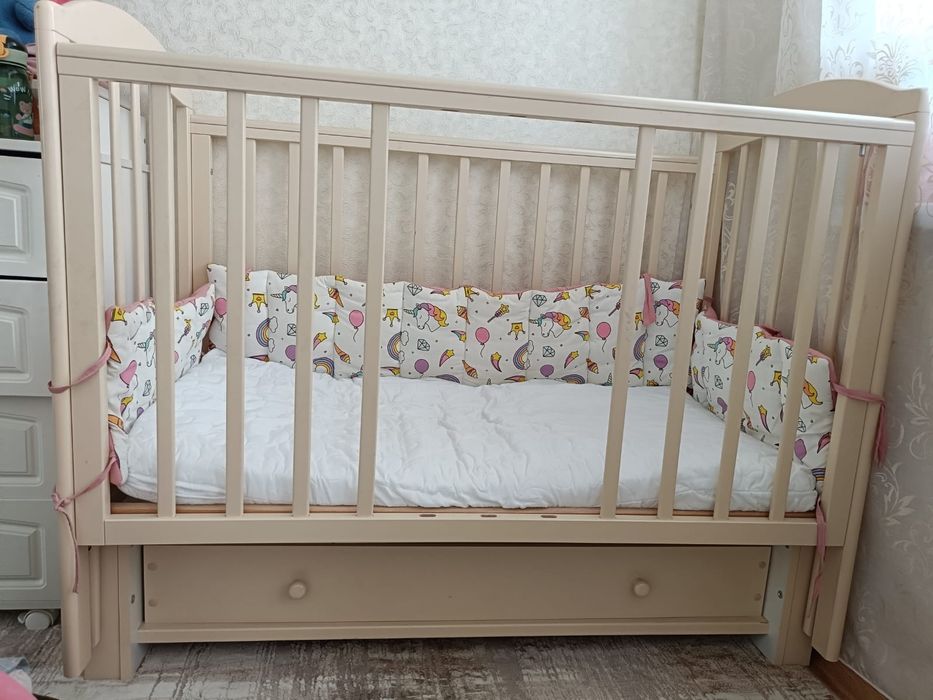 Кроватка детская10000 тг.