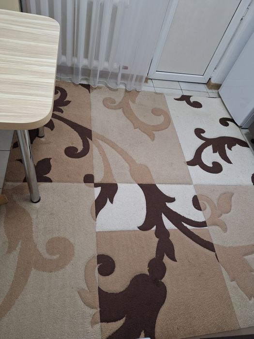 Ковер 2×2 . Качество отличное.  Цена 5000