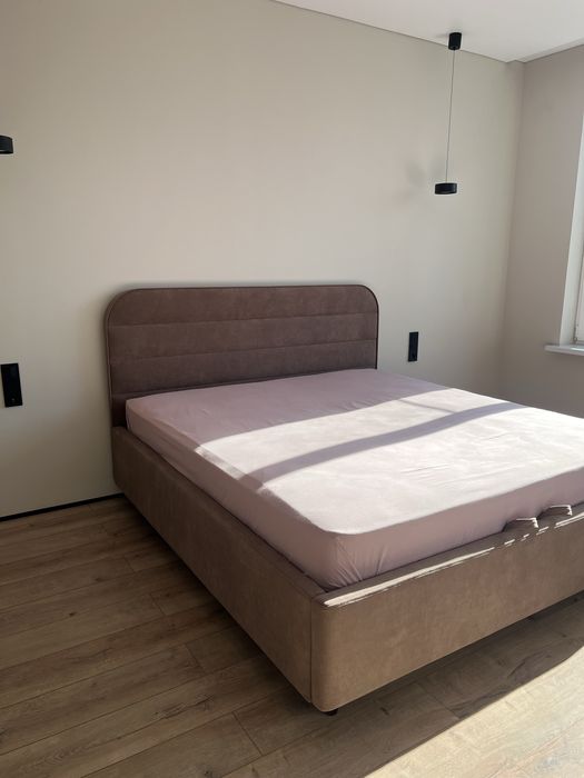 Кровать, 2х спальняя, с матрасом и чехлом