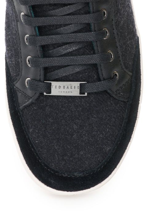 Продавам спортни обувки Ted Baker