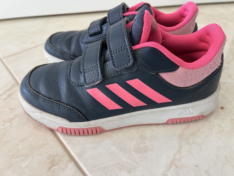 Adidas дестски обувки 35