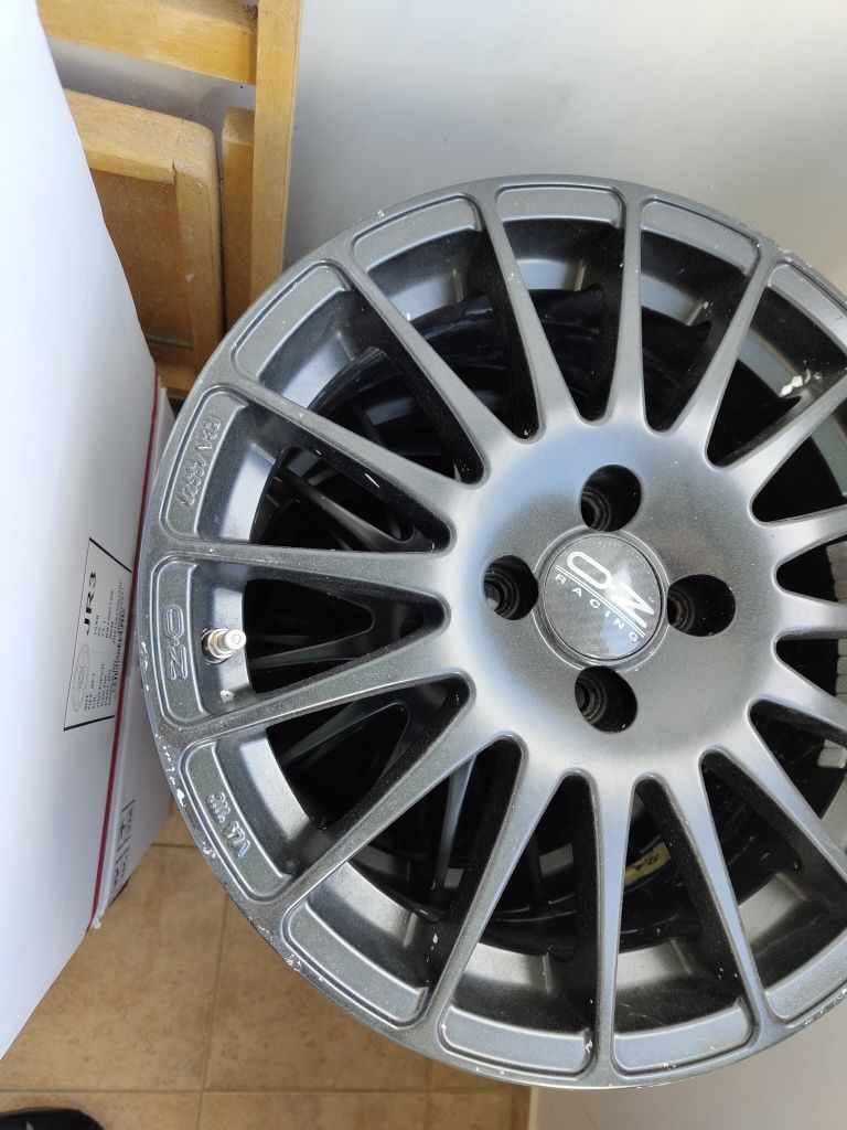 Oz Racing Superturismo GT 16 цола 7j ET42 4x100