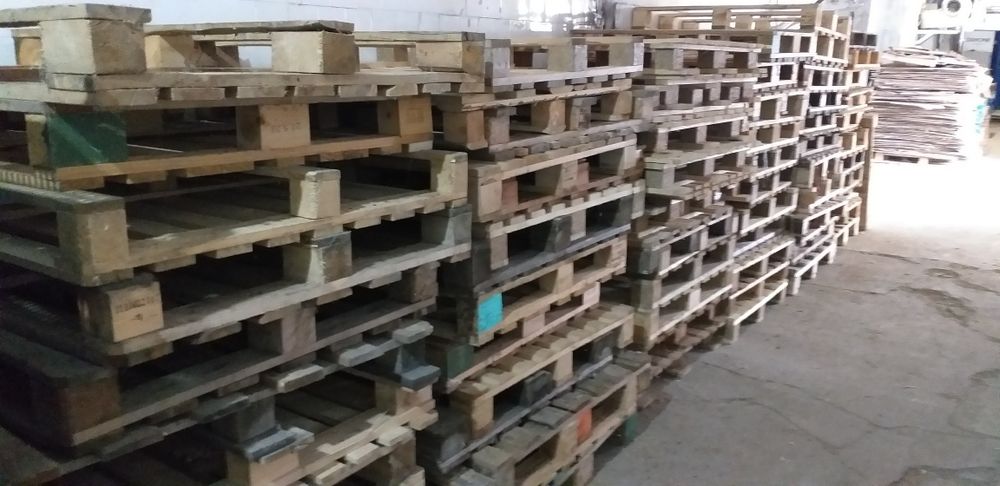 Vând PALETi buni . In perfectă stare