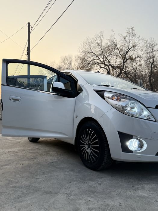Продается Chevrolet SPARK 2014г.