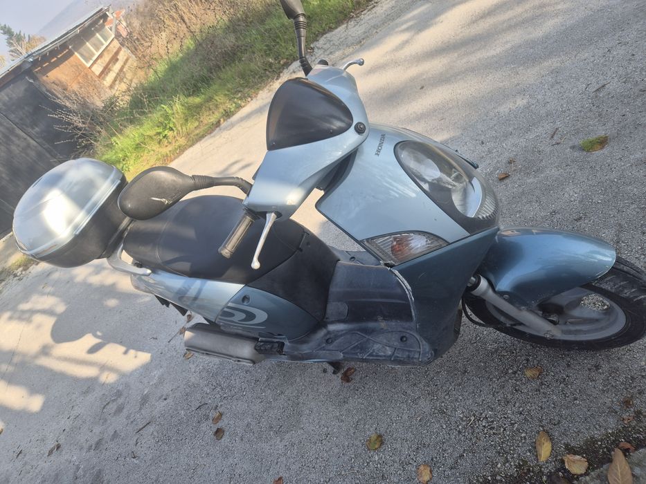 Suzuki burgman 400 Honda nes 125
