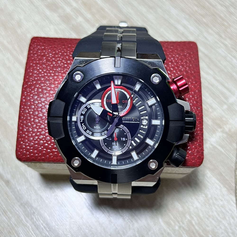 Наручные часы INVICTA