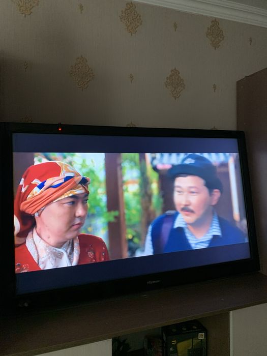 Телевизор Hisense 130 диоганаль большой