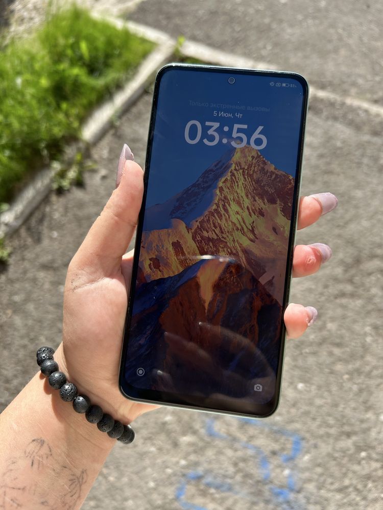 Срочно продам Xiaomi redmi note 12 8/256