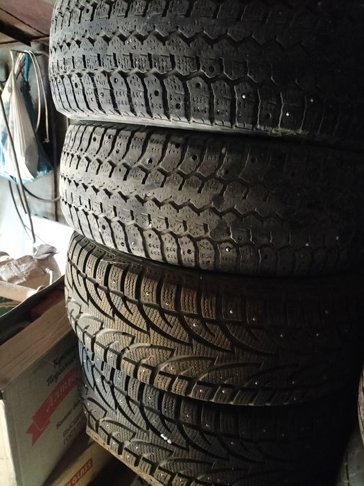 Продам покрышки легковой 215.65.R16