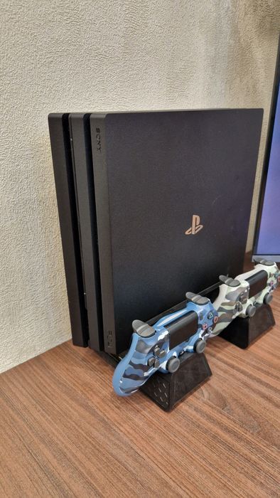 Sony PlayStation 4 pro, ps4 pro 1tb + 2 джойстика + подставка