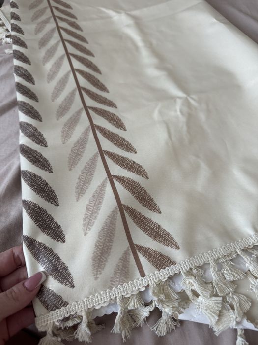 Скатерть новая 140*140