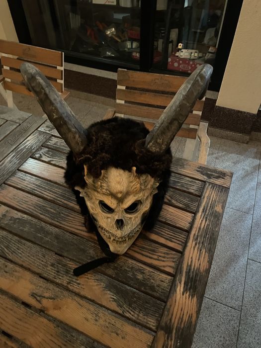 Masca krampus cu coarne de bivol