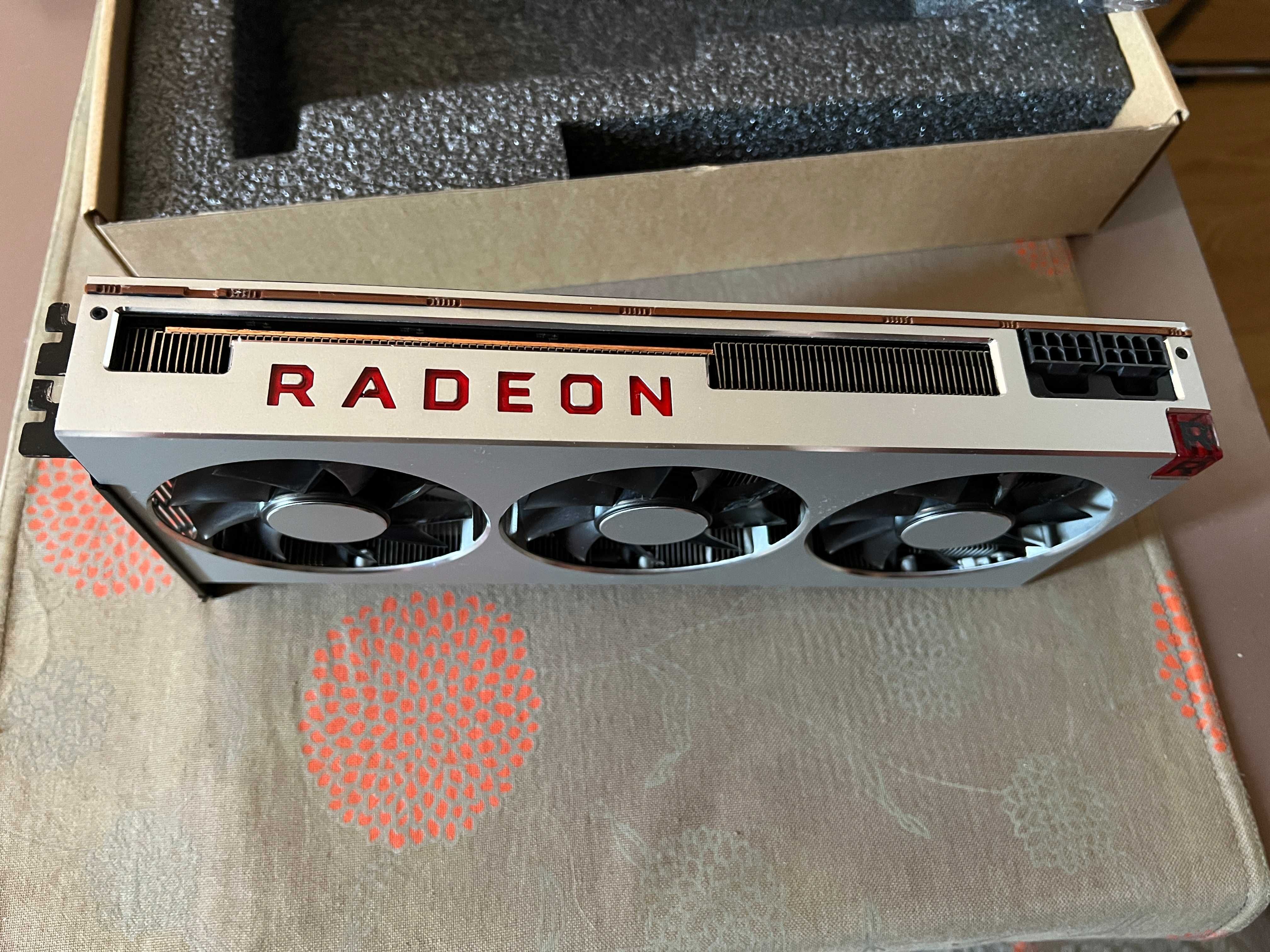 Продавам видеокарта Sapphire AMD RADEON VII 16 GB HBM2