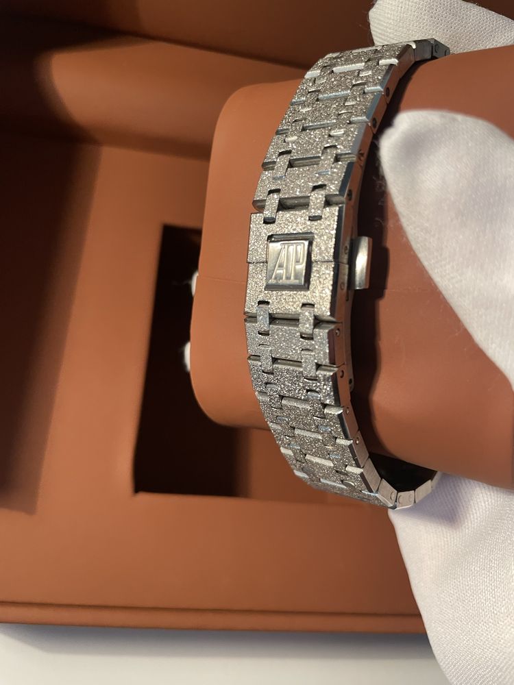 Часовник Audemars Piguet Royal Oak Chronograph Frosted White purple di